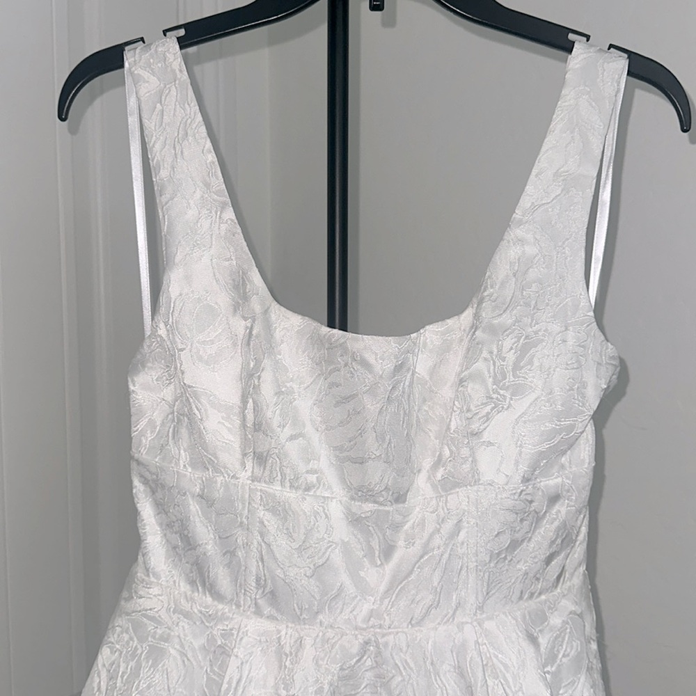 SELFIE LESLIE Belle Enchante Jacquard Mini Dress White Deep V Back Size M - Picture 5 of 16